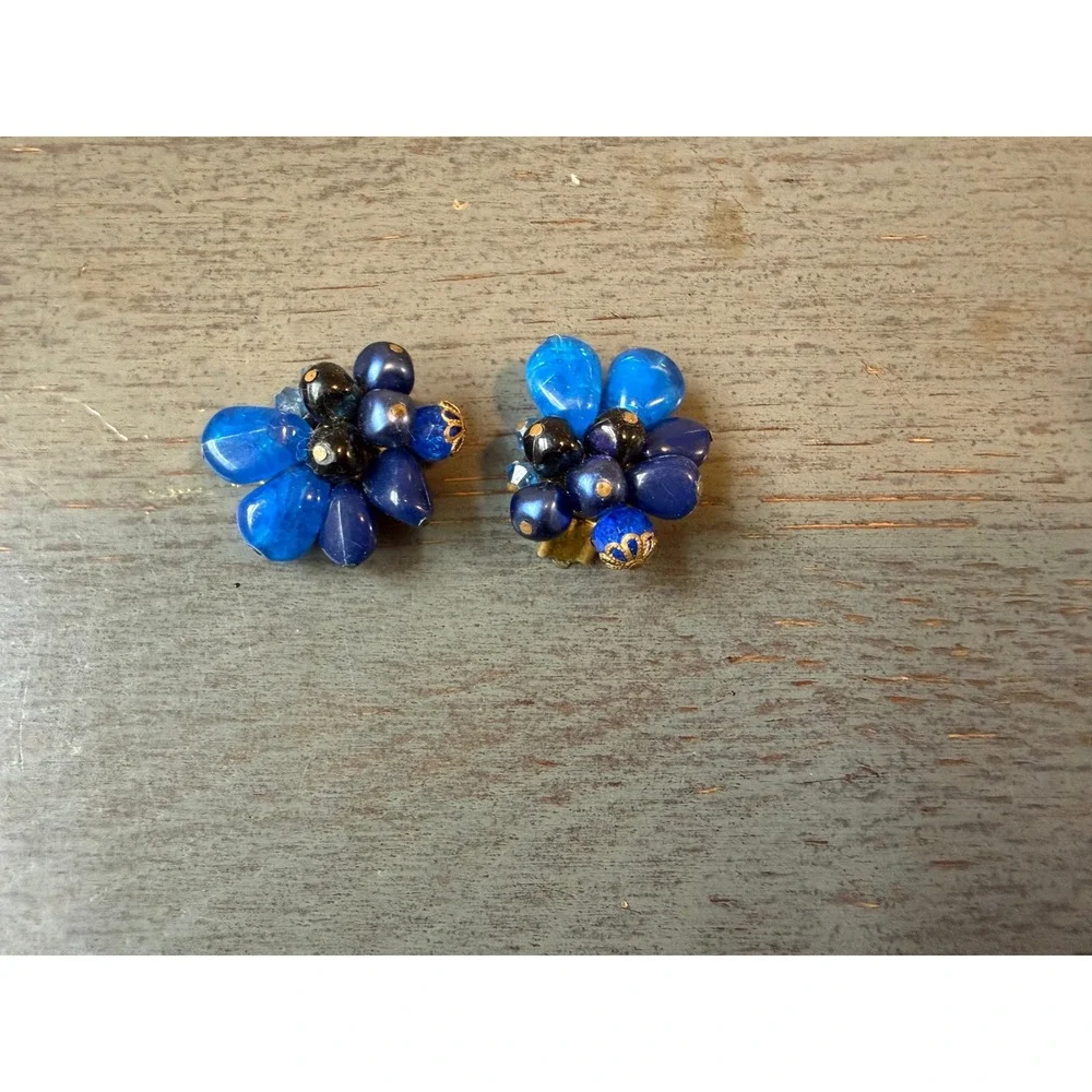 Vintage Blue Cluster Clip On Earrings Beaded Faux Pearl Gold Tone Floral